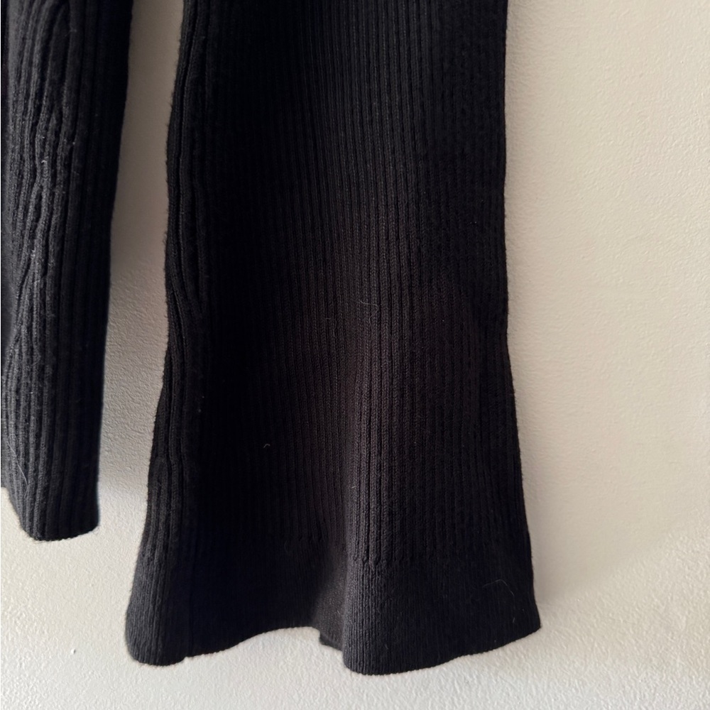 Boston Proper Black Ribbed Flare Split Long Sleeve Gold Chain Detail - Picture 4 of 6